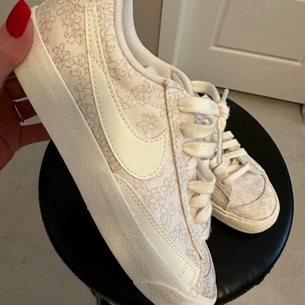 Nike Women's Floral Cream Sneakers
